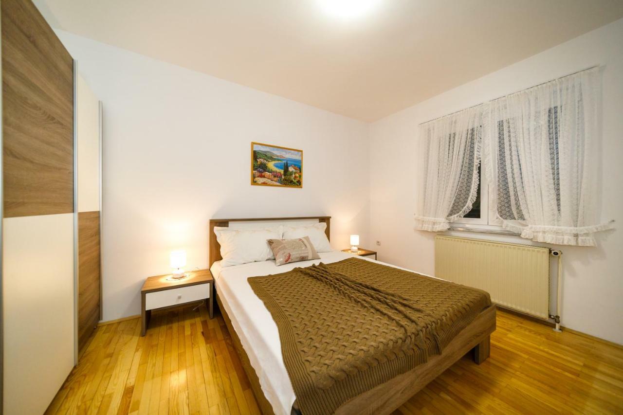 Apartment Anton Krk Town Esterno foto