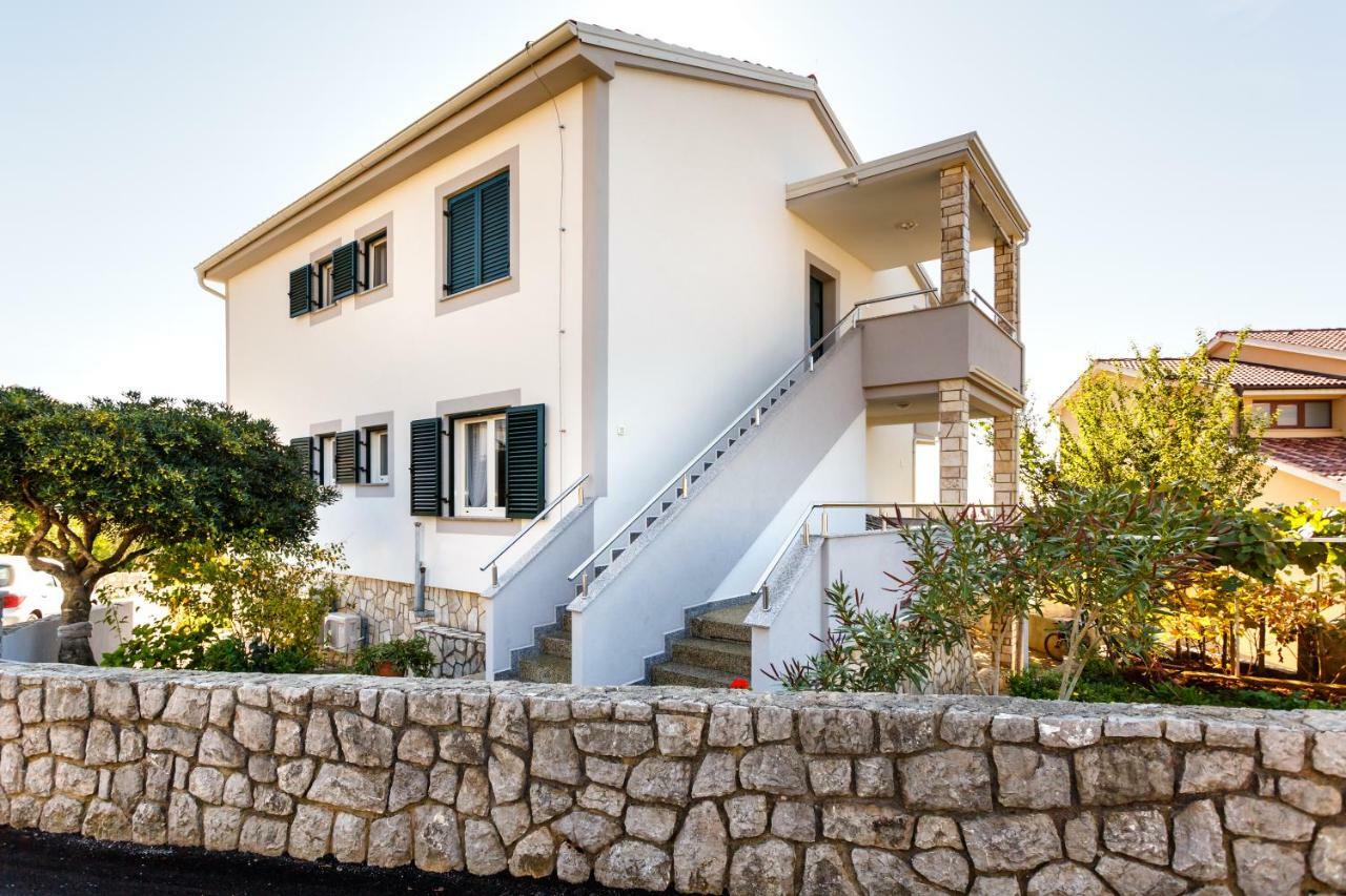 Apartment Anton Krk Town Esterno foto