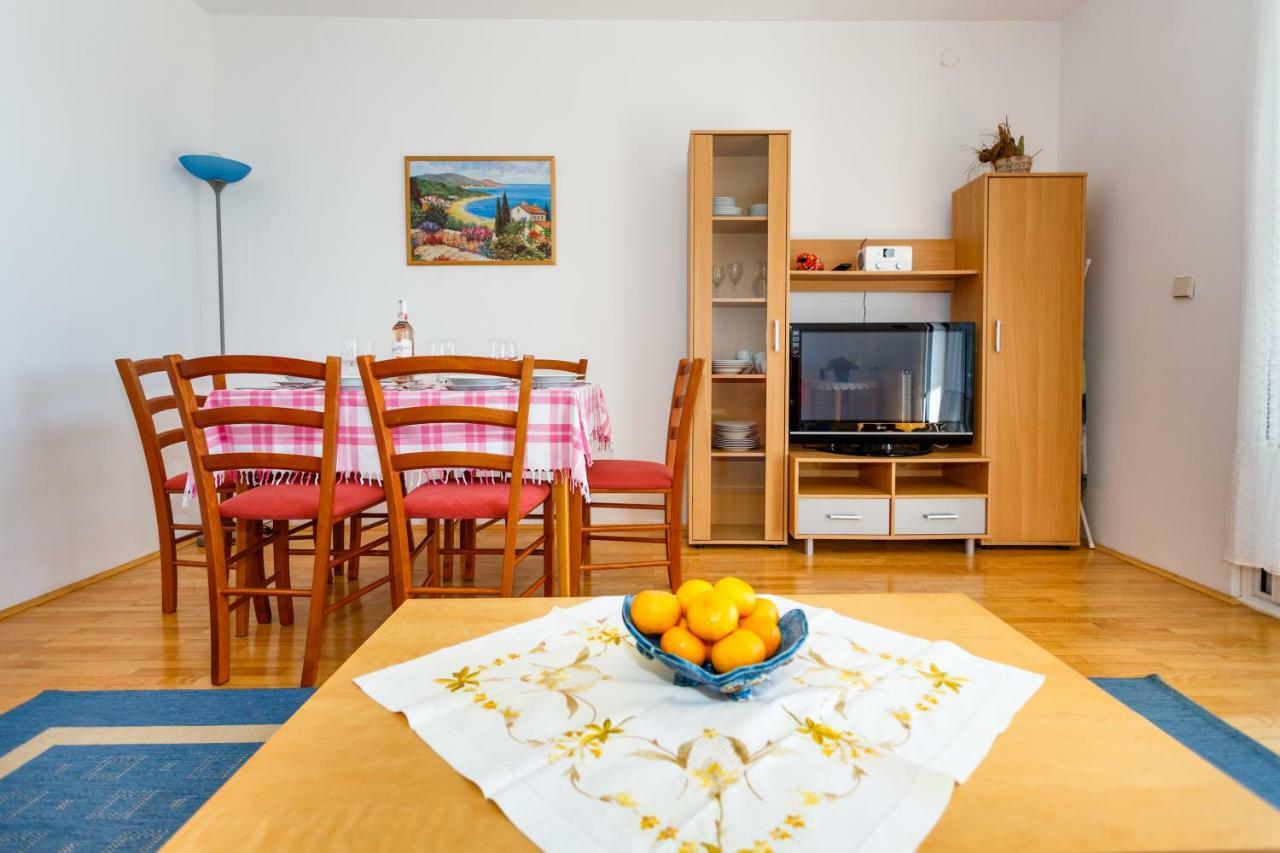 Apartment Anton Krk Town Esterno foto