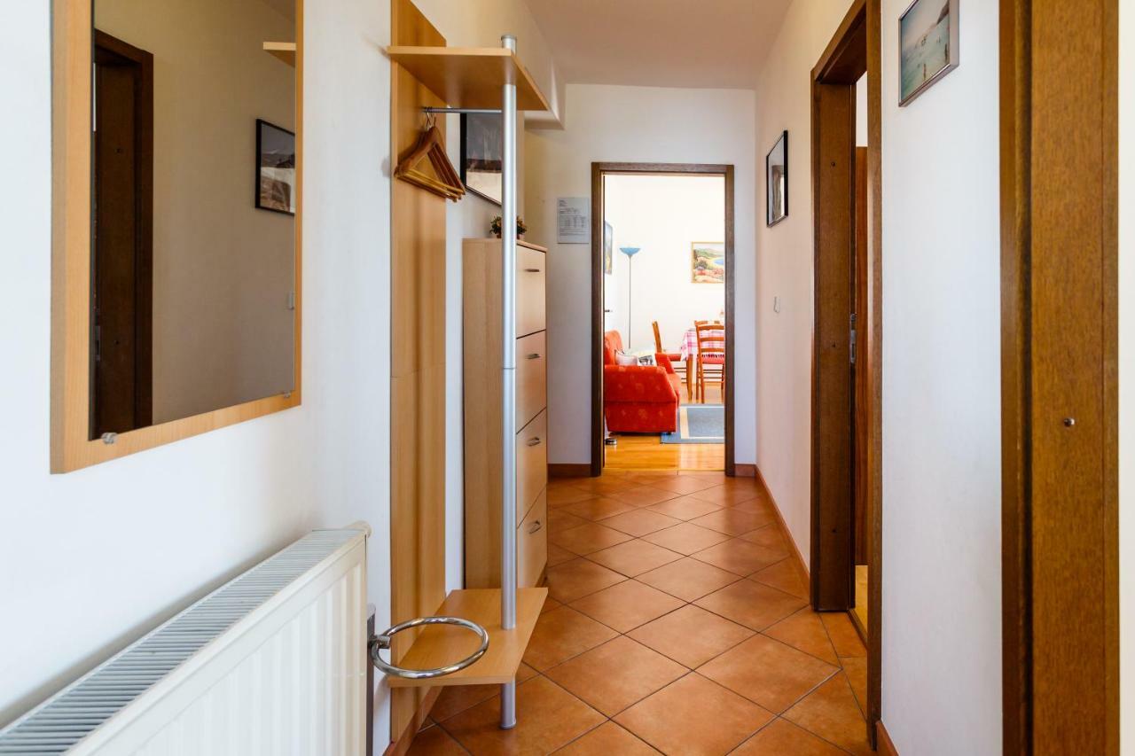 Apartment Anton Krk Town Esterno foto