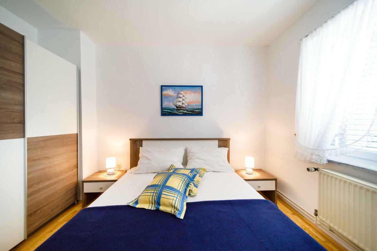 Apartment Anton Krk Town Esterno foto